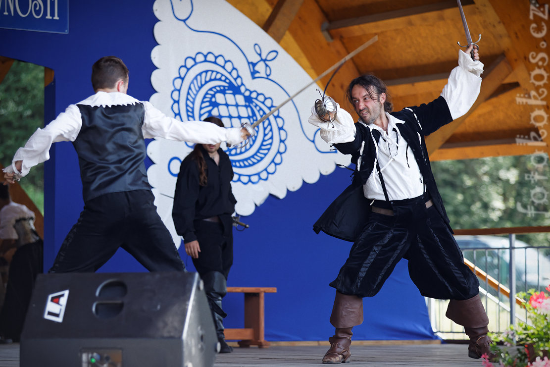 ermensk slavnosti - Mezinrodn folklorn festival 2016