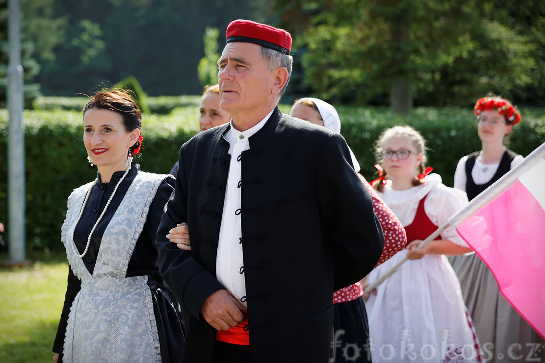 ermensk slavnosti - Mezinrodn folklorn festival 2016