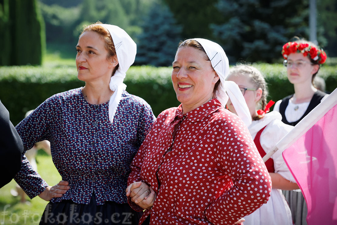 ermensk slavnosti - Mezinrodn folklorn festival 2016