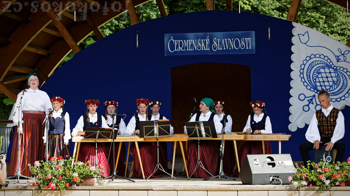 ermensk slavnosti - mezinrodn folklorn festival 2016