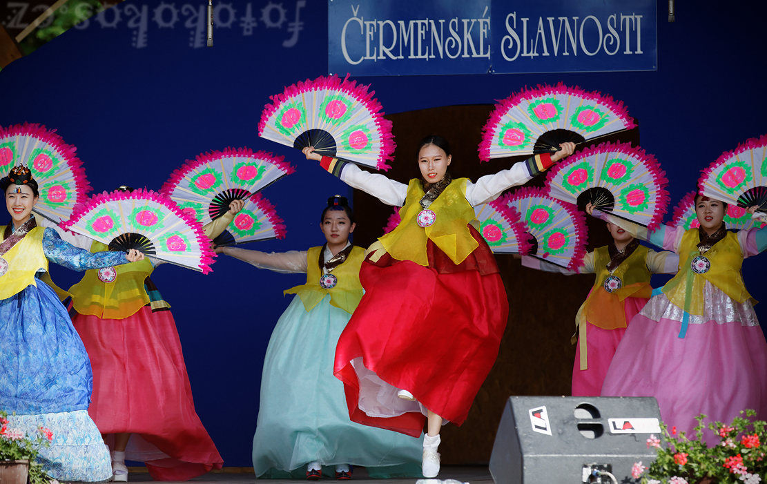 ermensk slavnosti - mezinrodn folklorn festival 2016