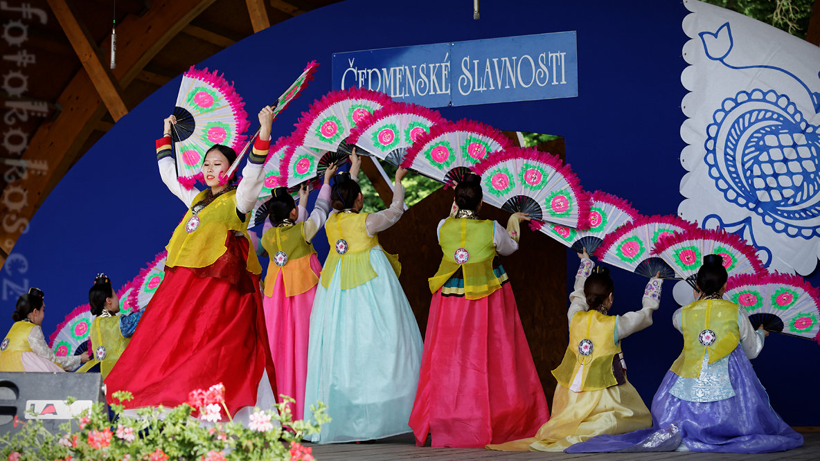 ermensk slavnosti - mezinrodn folklorn festival 2016