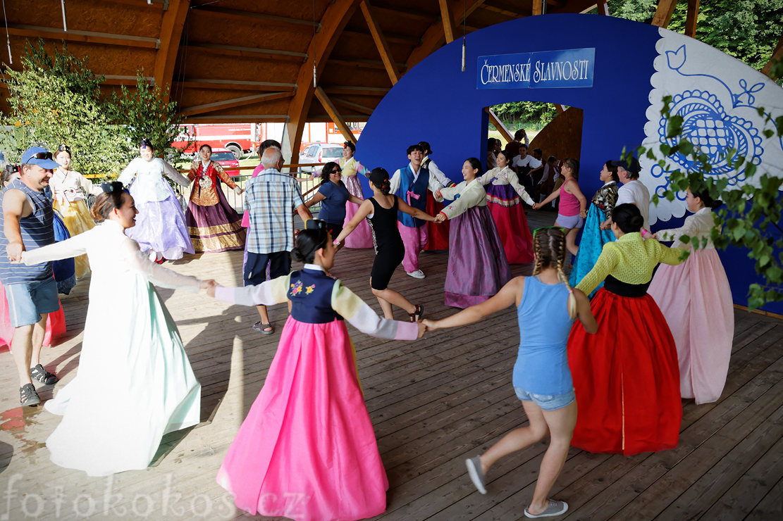 ermensk slavnosti - mezinrodn folklorn festival 2016