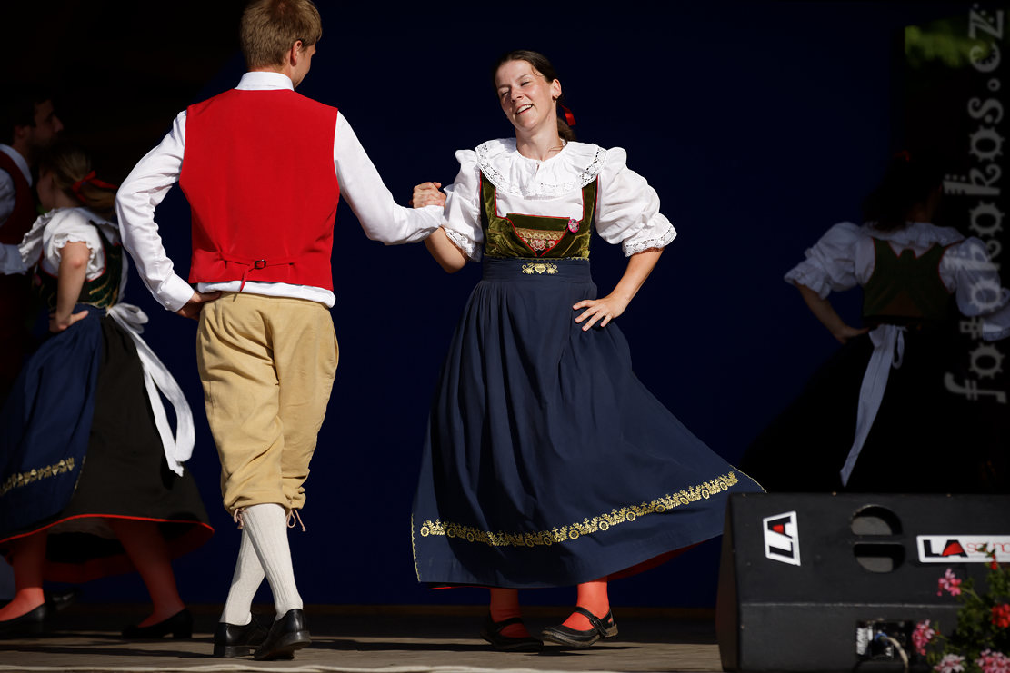 ermensk slavnosti - mezinrodn folklorn festival 2016