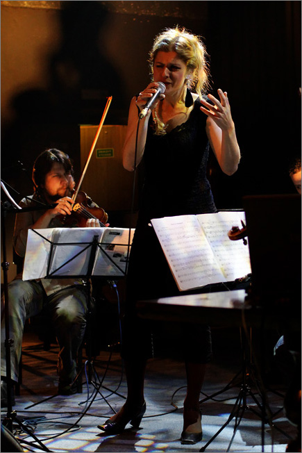 Epoque Quartet & Gabriela Vermelho